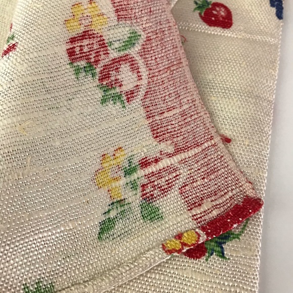 Strawberry Print Tea Dish Towel Dishtowel Kitchen - Picture 4 of 5